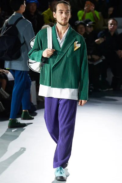 Look 7